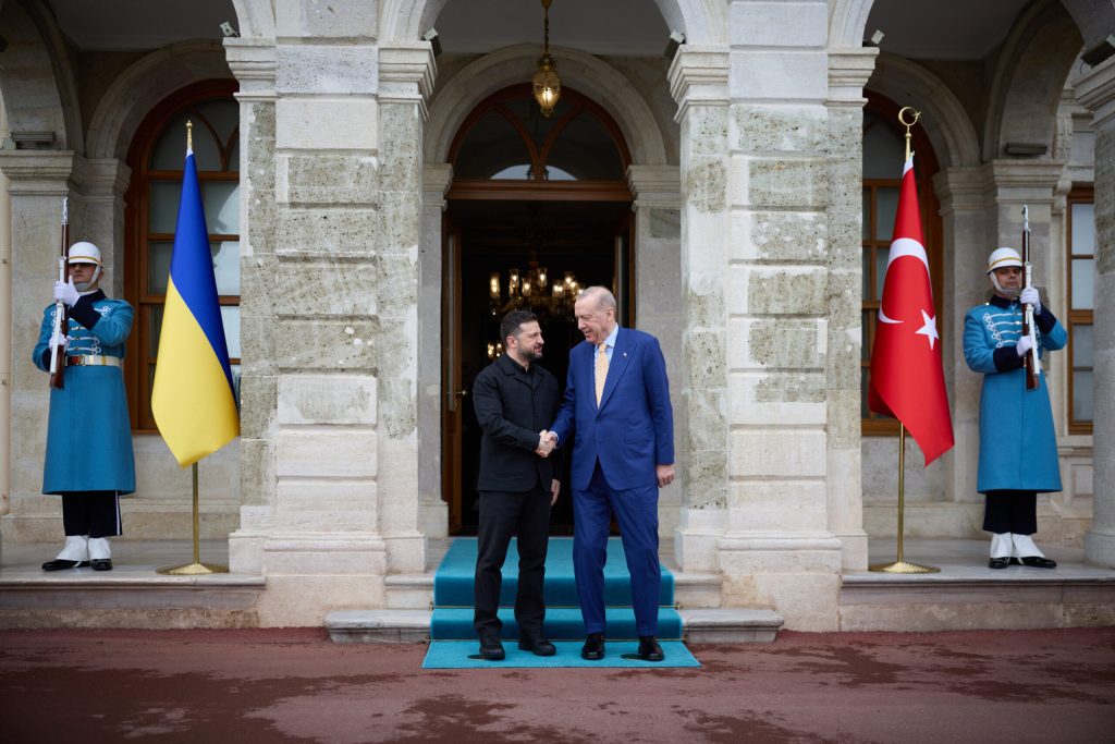 Zelenski si Erdogan au discutat la Istanbul despre consolidarea cooperarii in domeniul securitatii