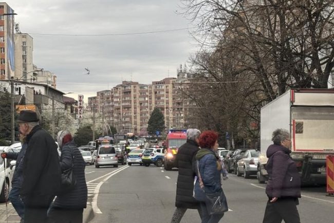 accident grav in cluj o alta persoana pieton a fost lovita de o masina o femeie de aproximativ 50 de ani a fost duse la spital