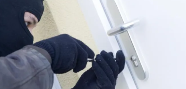 furt in centrul clujului un barbat a fost prins dupa ce a sustras laptopuri si echipamente in valoare de mii de euro