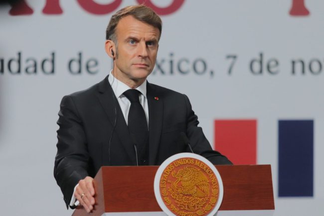 reactia vehementa a presedintelui francez macron dupa comentariile jignitoare ale lui trump referitoare la el si sotia sa