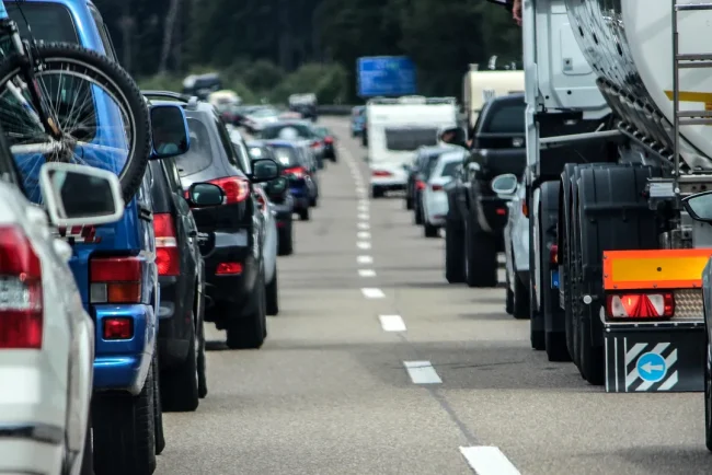 restrictii de circulatie pentru vehiculele cu greutatea de peste 75 tone pe 30 aprilie si 1 mai pe trei drumuri nationale