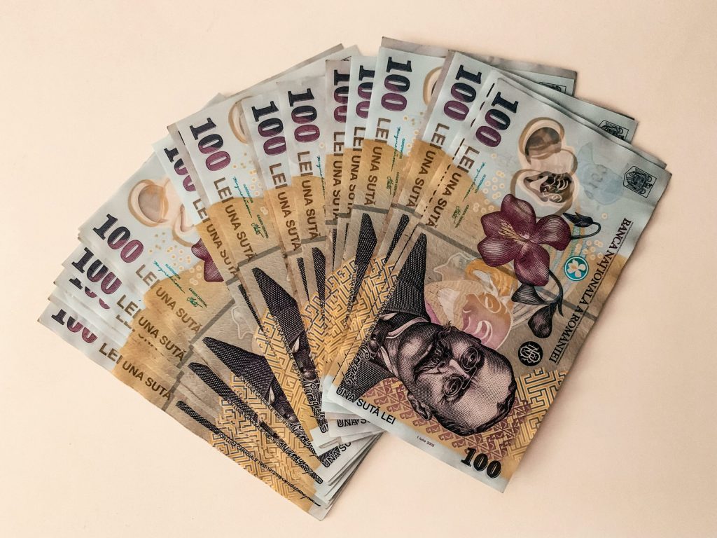 AUR sugereaza cresterea plafonului pentru platile in numerar la 50000 de lei pentru firme