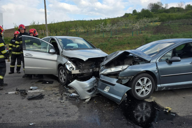 Accident in Cluj Doi tineri raniti intr un incident petrecut in aceasta seara si transportati de urgenta la spital
