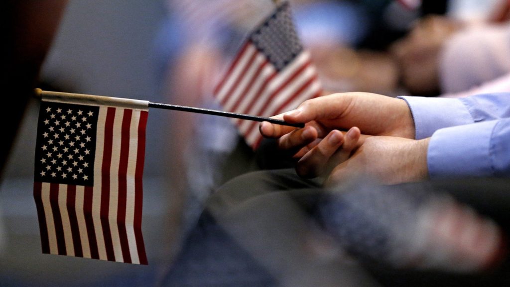 Administratia Trump trimite solicitantii de green card acasa pana la obtinerea aprobatia documentelor