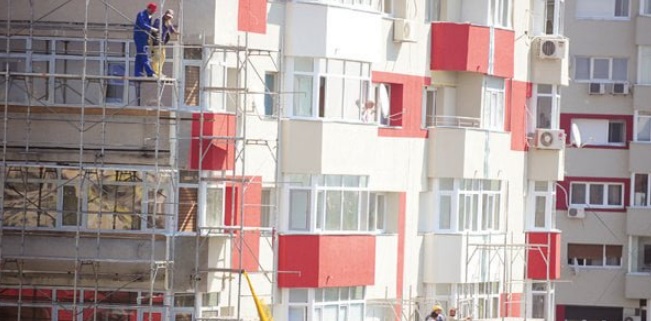 Apartamentele devin mai costisitoare decat casele Ce evidentiaza raportul REMAX despre piata imobiliara europeana in 2025