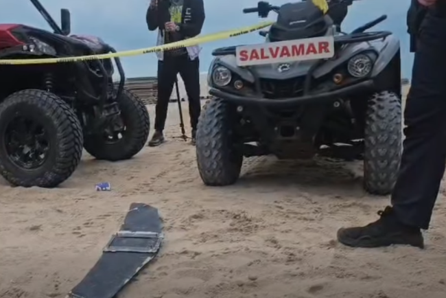 Avertizare pe litoral Un fragment de drone descoperit pe plaja Belona din Eforie Nord