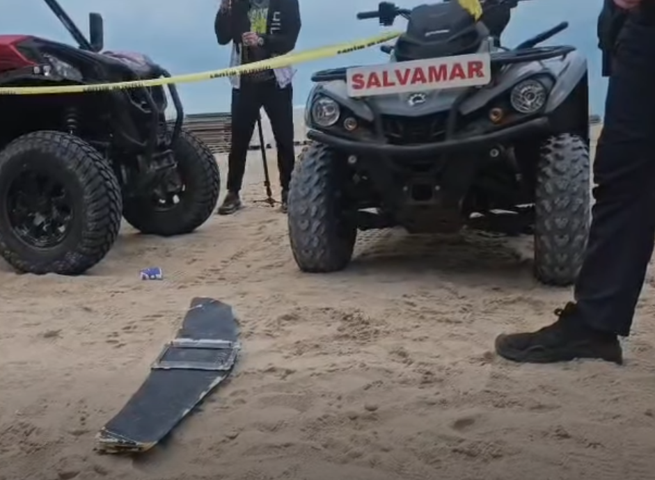 Avertizare pe litoral Un fragment de drone descoperit pe plaja Belona din Eforie Nord