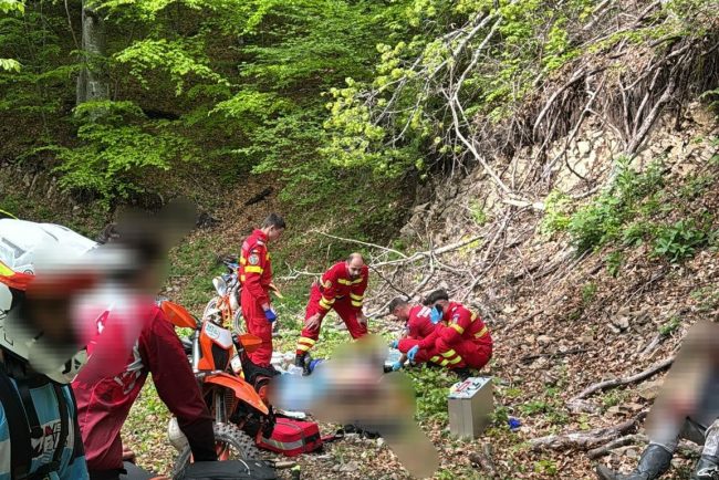 Bistrita Nasaud Un tanar de 19 ani a murit dupa ce a cazut cu motocicleta intr o prapastie