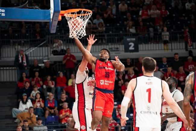 CSM Oradea Dinamo meciul 3 al semifinalei LNBM U BT se afla la un pas de calificare