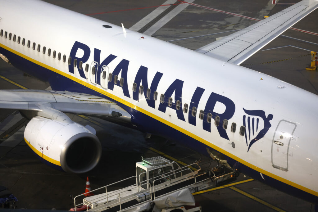 Care sunt primele companii aeriene low cost care vor restrange zborurile din cauza cresterei pretului combustibilului pentru avioane