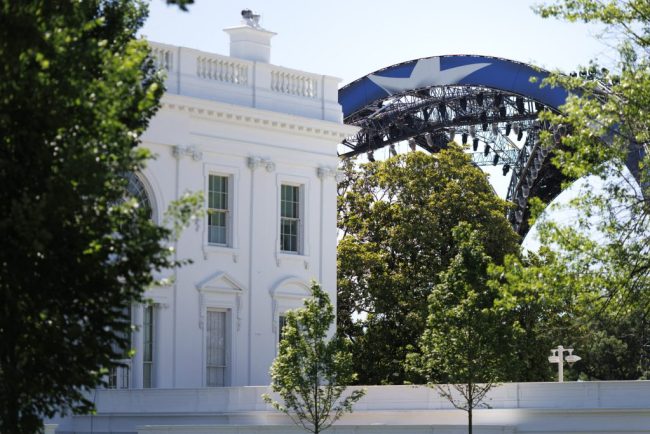 Casa Alba se transforma intr un ring UFC Trump organizeaza un eveniment fara precedent pe peluza de sud