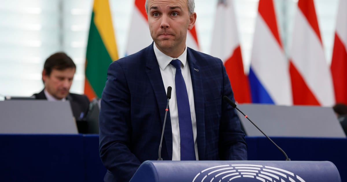 Cercul de incredere al lui Manfred Weber se restrange dupa demisia sefului sau de cabinet