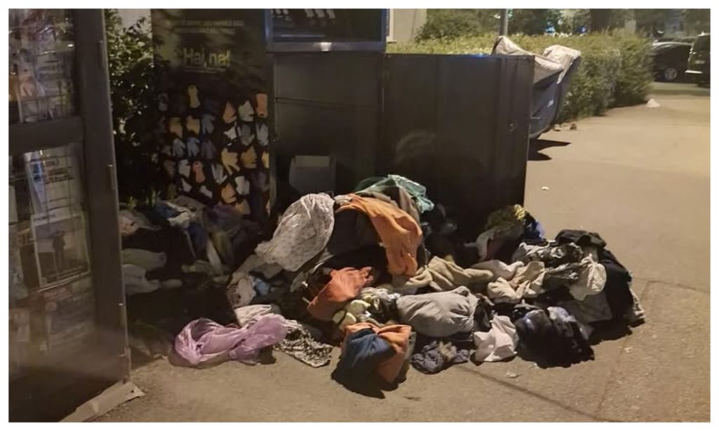 Containerele Hai Na din Cluj Napoca se transforma in surse de mizerie si haos Este a nu stiu calta oara cand se intampla asa FOTO