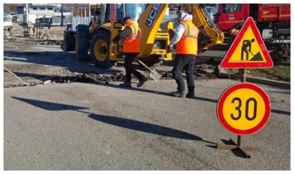 Cosmar pentru locuitorii din Borhanci O strada este acoperita de praf si noroi din cauza lucrarilor A devenit aproape impracticabila in ultima perioada