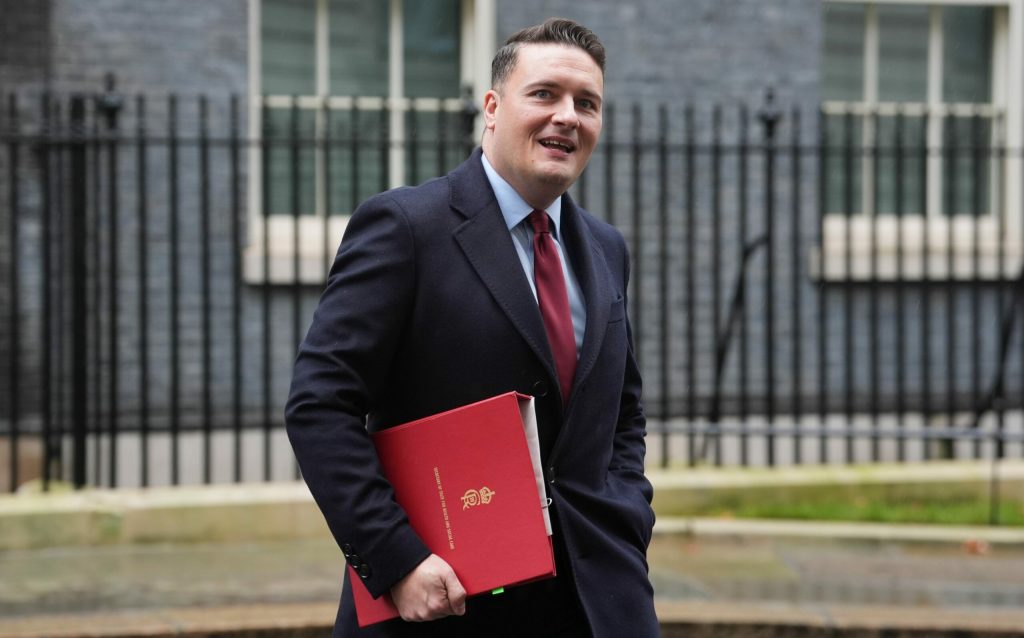 Criza politica in Marea Britanie Demisai Ministrului Sanatatii ridica semne de intrebare asupra viitorului lui Keir Starmer