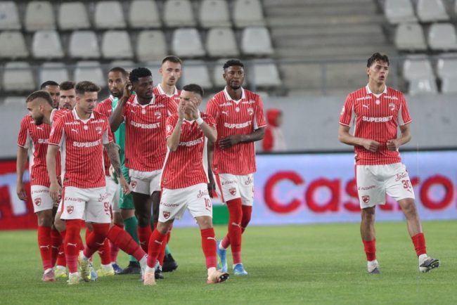Derby cu Europa pe masa Dinamo si FCSB se intalnesc intr un meci esential