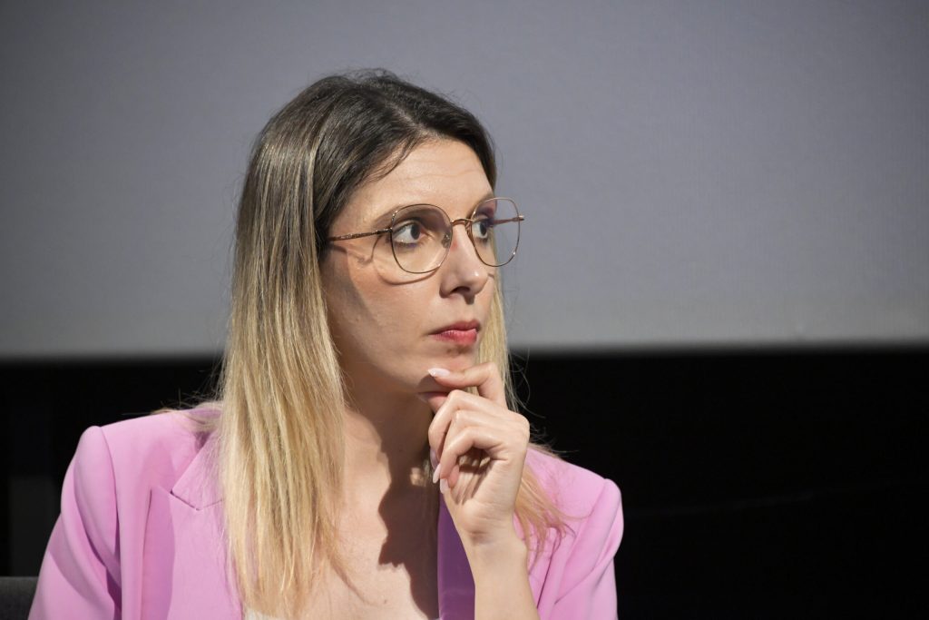 Diana Buzoianu contesta protestul de la Apele Romane Est e organizat de un sindicat care reprezinta 30 dintre angajati Nu vom putea sa majoram salariile pentru mii de oameni