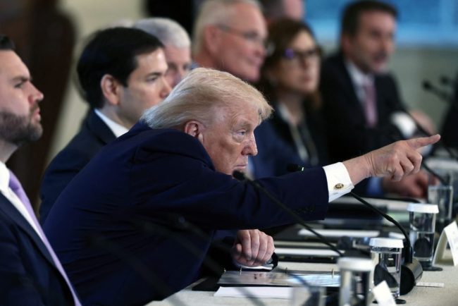 ExxonMobil si Chevron se impotrivesc presiunii lui Trump de a spori productia de petrol