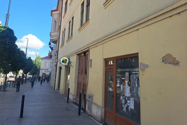 Familie din centrul Clujului mutata de urgenta Apartamentul in care locuiesc reprezinta un pericol public mucegai infiltratii si risc de prabusire