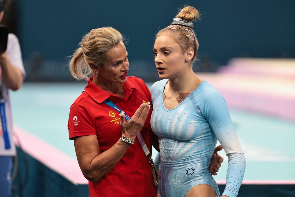 Federatia Romana de Gimnastica suspenda temporar pe Camelia Voinea din cauza acuzatiilor de abuz