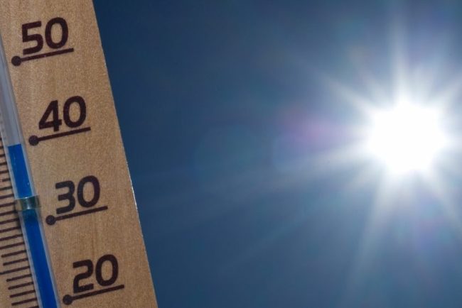 Fetita de 2 ani decedata dupa ce tatal a uitat sa o duca la gradinita si a lasat o in masina in caldura extrema