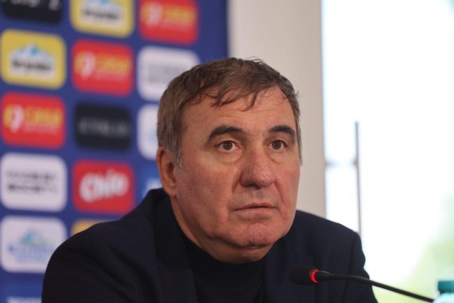 Hagi a prezentat echipa tehnica medicala si de suport care il va ajuta in pregatirea Nationalei