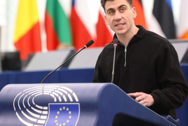 Influencerul MEP Fidias Panayiotou refuza un loc in Parlamentul Ciprului pentru a ramane in Parlamentul European