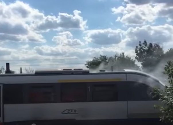 Locomotiva cuprinsa de flacari pe Valea Oltului Pasagerii au fost evacuati