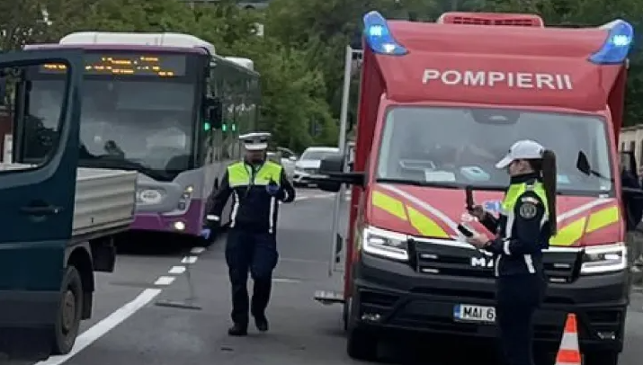 Locuitorii de pe strada Fagetului cer masuri urgente dupa accidentul recent Noaptea se desfasoara curse de masini