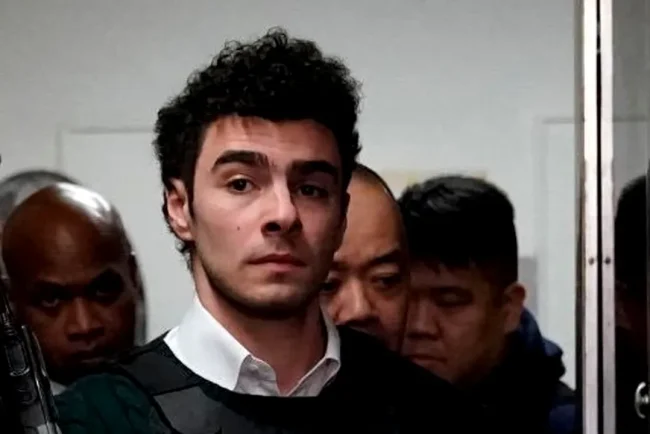 Luigi Mangione revine in instanta Dovezile gasite in rucsac ar putea afecta desfasurarea procesului pentru uciderea CEO ului UnitedHealthcare