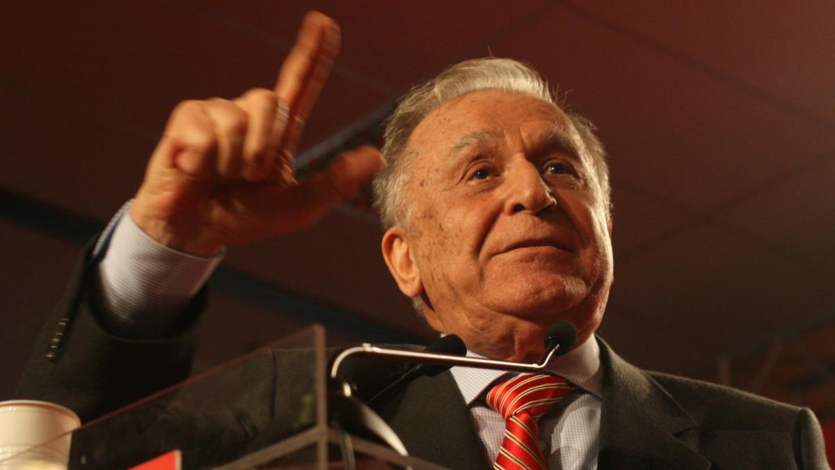 MAE declasifica 5000 de dosare din anul 90 Alegerile din mai 1990 mineriadele vizita Reelui Mihai