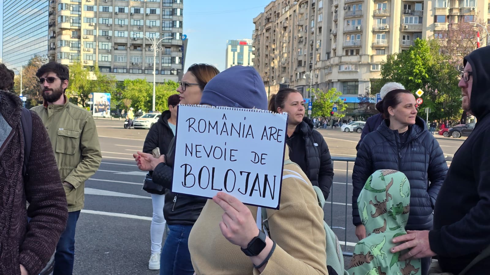 Manifestaie de sustinere pentru premierul Ilie Bolojan n Bucureti Poate ne aude i preedintele