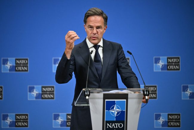 Mark Rutte considera ca multe tari NATO nu aloca suficiente resurse pentru sprijinul Ucrainei