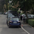 Masini parcate saptamani la rand pe o strada din Cluj in ciuda semnului de stationare interzisa Locuitorii exasperati Ne blocheaza accesul in scara blocului