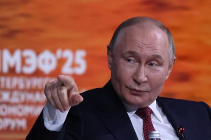 Moscova invita politicieni germani de extrema dreapta la Davos ul lui Putin