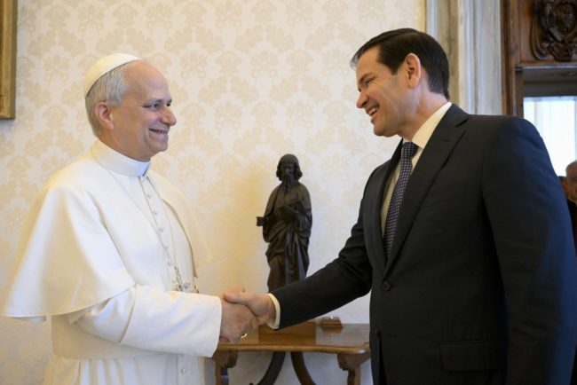 Papa Leon al XIV lea se va intalni cu Marco Rubio joi anunta Vaticanul Vizita are loc pe fondul intensificarii tensiunilor dintre Trump si Suveranul Pontif