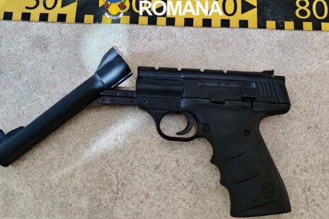 Peste 40 de perchezitii in 22 de judete intr un caz de achizitie ilegala online de arme din Ungaria