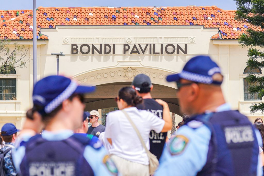 Plaja Bondi Serviciile secrete au sustinut lupta impotriva terorismului dar atacul a fost o supriza
