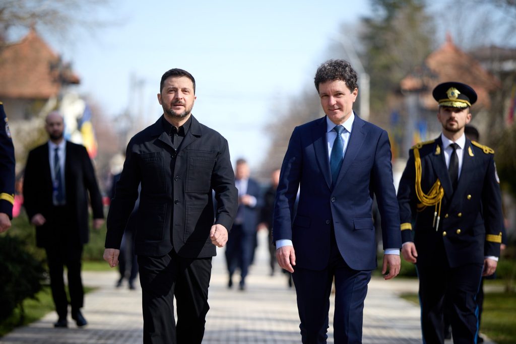 Presa ungara Bucurestiul a demarat o competitie acerca de inarmare