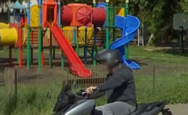 Protest intr un parc din Cluj Napoca Parintii sustin ca locul de joaca este plin de excremente si microbi