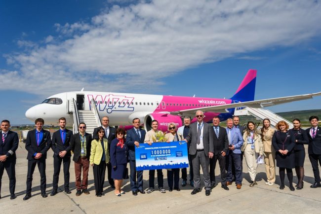 Sarbatoare pe aeroportul din Cluj Pasagerul cu numarul 1 milion a fost intampinat cu onoruri si surprize la sosire