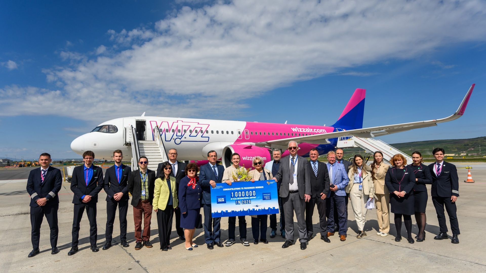 Sarbatoare pe aeroportul din Cluj Pasagerul cu numarul 1 milion a fost intampinat cu onoruri si surprize la sosire