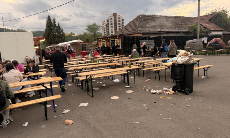 Targul de placinte si capsuni a fost inchis la Brasov din cauza mizeriei Primarul O petrecere de prost gust