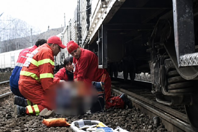Trenul care a plecat din Cluj a lovit mortal un barbat de 51 de ani Medicii nu au reusit sa l salveze