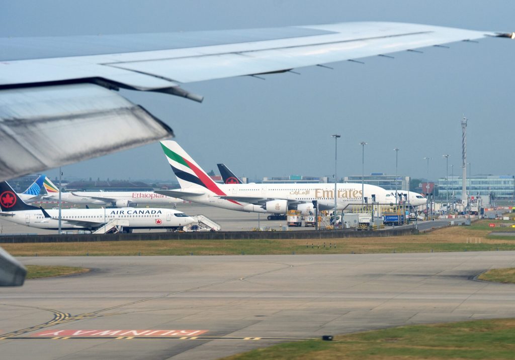 Un aparat de epilare cu laser a generat o alerta de bomba la un aeroport din Australia
