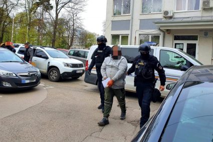Un bărbat din Cluj a fost arestat preventiv după ce a încălcat ordinul de protecție care îi interzicea orice contact cu victima.