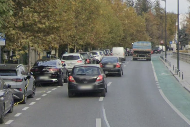 Un sofer a provocat haos in centrul Clujului Accelerari repetate zgomot puternic si viteza excesiva Depasire a limitei legale pe strezile cu 30 km h
