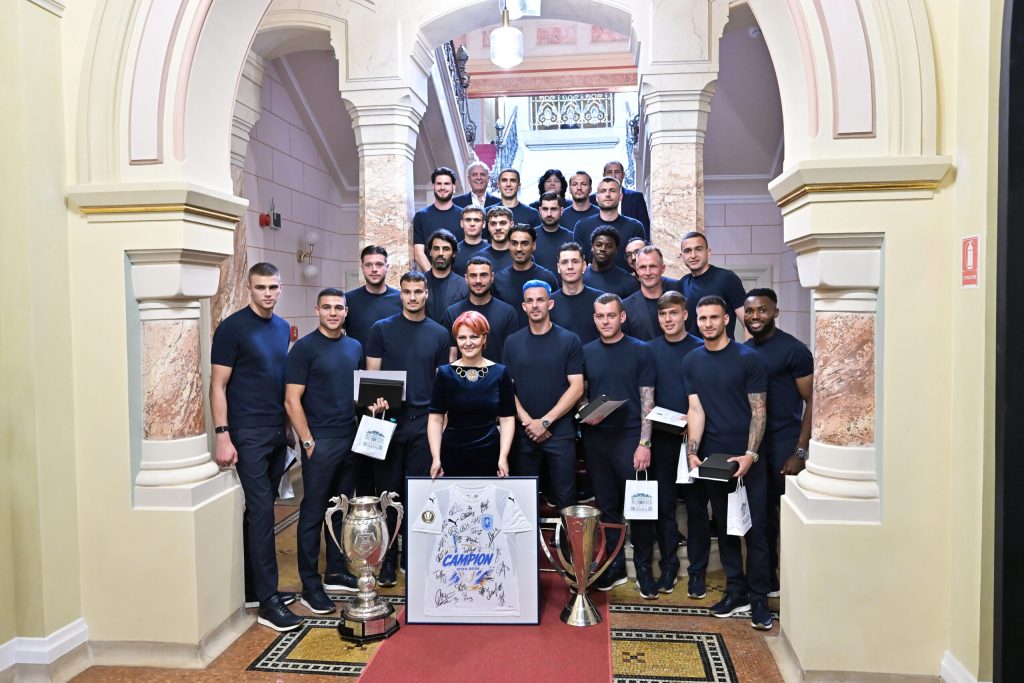 Universitatea Craiova premiata de primarie pentru sezonul in care a castigat titlul si Cupa Romaniei