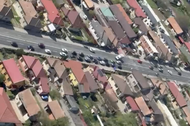 VIDEO Politistii din Cluj supraveteaza traficul de 1 Mai din aer Cum se circula in prezent pe iesirile din Cluj Napoca spre Floresti si Gilau
