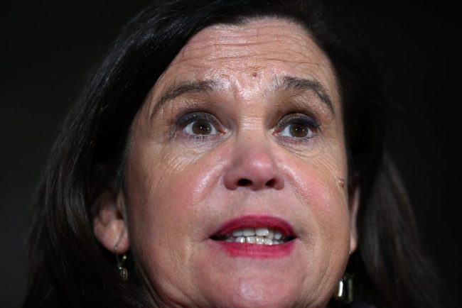 esecul dublu al sinn fein in alegerile partiale din irlanda exercita presiune asupra liderului partidului